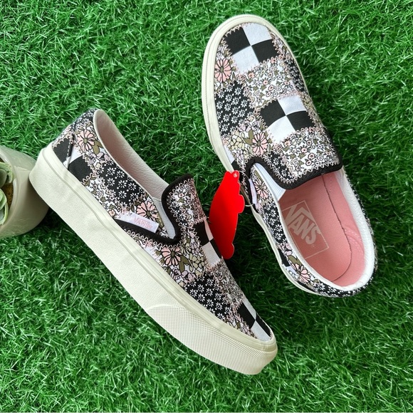 💫Vans Classic Slip On Patchwork Floral SEND OFFERS - Picture 6 of 10